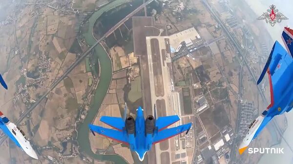 The 'Russian Knights' Aerobatic Team Performed at Airshow in Nanchang - Sputnik Africa