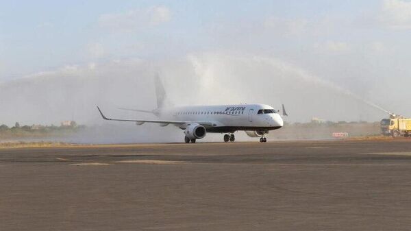 Air Burkina renforce sa flotte avec un deuxième Embraer 190 - Sputnik Afrique