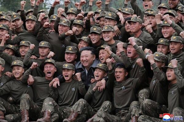 Kim Jong-un Inspects Elite XI Corps Special Forces, Praises Combat Preparedness Kim Jong-un Inspects Elite XI Corps Special Forces, Praises Combat Preparedness - Sputnik Africa