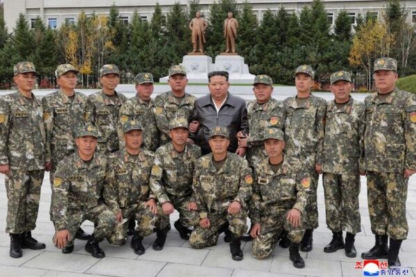 Kim Jong-un Inspects Elite XI Corps Special Forces, Praises Combat Preparedness Kim Jong-un Inspects Elite XI Corps Special Forces, Praises Combat Preparedness - Sputnik Africa