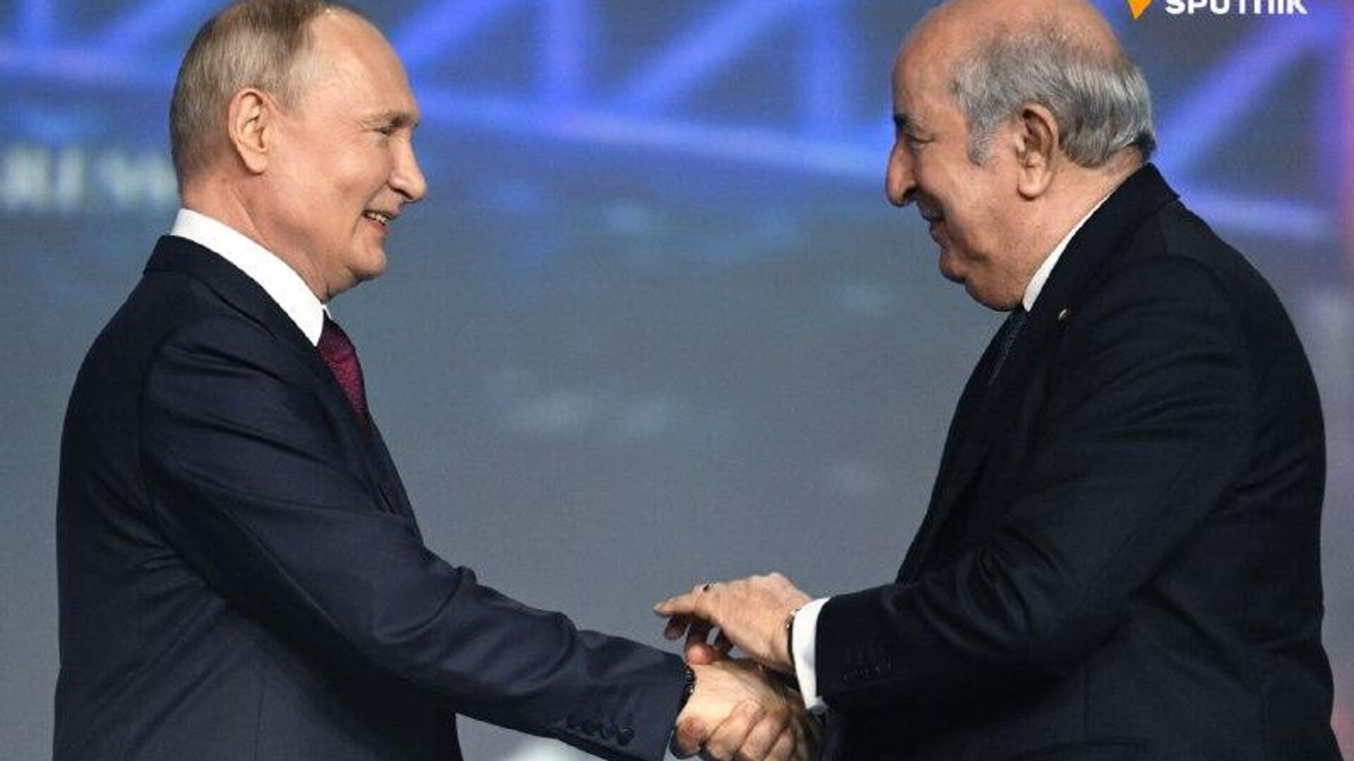 Putin Extends Greetings to Algerian President on 71st Revolution Day Putin Extends Greetings to Algerian President on 71st Revolution Day - Sputnik Africa, 1920, 03.11.2025