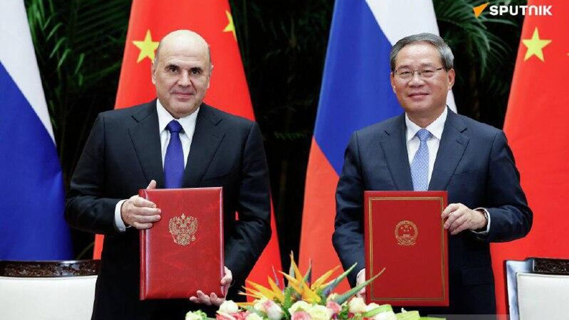 Soutien mutuel, commerce et haute technologie au cœur des priorités: communiqué commun à l'issue de la réunion des chefs de gouvernement de la Russie et de la Chine Soutien mutuel, commerce et haute technologie au cœur des priorités: communiqué commun à l'issue de la réunion des chefs de gouvernement de la Russie et de la Chine - Sputnik Afrique, 1920, 04.11.2025