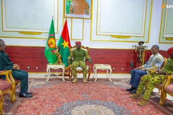 South African Ex-President Encourages Ibrahim Traoré to 'Continue Struggle for Africa's Liberation' - Sputnik Africa