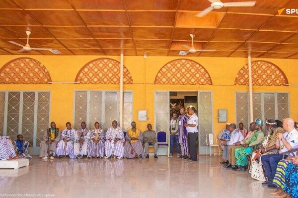 L'acte de retour aux sources augure l’espoir d'une Afrique réconciliée: le chef des Mossi s'adresse aux Afrodescendants venus au Burkina L'acte de retour aux sources augure l’espoir d'une Afrique réconciliée: le chef des Mossi s'adresse aux Afrodescendants venus au Burkina - Sputnik Afrique