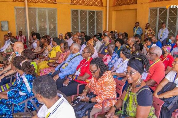 L'acte de retour aux sources augure l’espoir d'une Afrique réconciliée: le chef des Mossi s'adresse aux Afrodescendants venus au Burkina L'acte de retour aux sources augure l’espoir d'une Afrique réconciliée: le chef des Mossi s'adresse aux Afrodescendants venus au Burkina - Sputnik Afrique