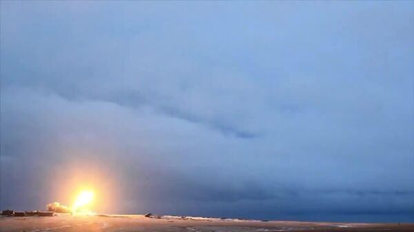 Le tir d'un missile Bourevestnik en présence d'un navire de l'Otan est une démonstration stratégique, selon un analyste malien - Sputnik Afrique