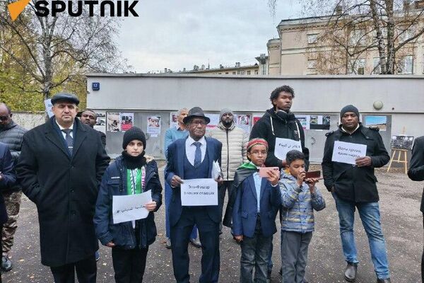 L'ambassade du Soudan à Moscou appelle à condamner les FSR et rend hommage aux victimes d'El-Fasher L'ambassade du Soudan à Moscou appelle à condamner les FSR et rend hommage aux victimes d'El-Fasher - Sputnik Afrique