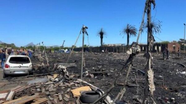 South Africa's Cape Winelands Fire Rages On, Crews on Standby - Sputnik Africa