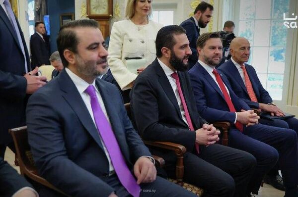 Paix au Proche-Orient, coalition antidjihadiste, liens avec Al-Qaïda: les sujets clés abordés par le chef d'État syrien et Donald Trump à Washington - Sputnik Afrique