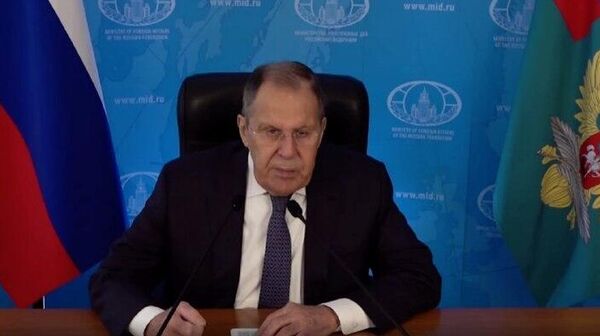 Essais nucléaires, négociations avec les États-Unis, provocations de l'Europe: Lavrov accorde une interview aux médias russes - Sputnik Afrique