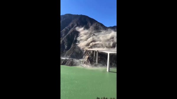 Un pont s'est partiellement effondré dans la province chinoise du Sichuan - Sputnik Afrique