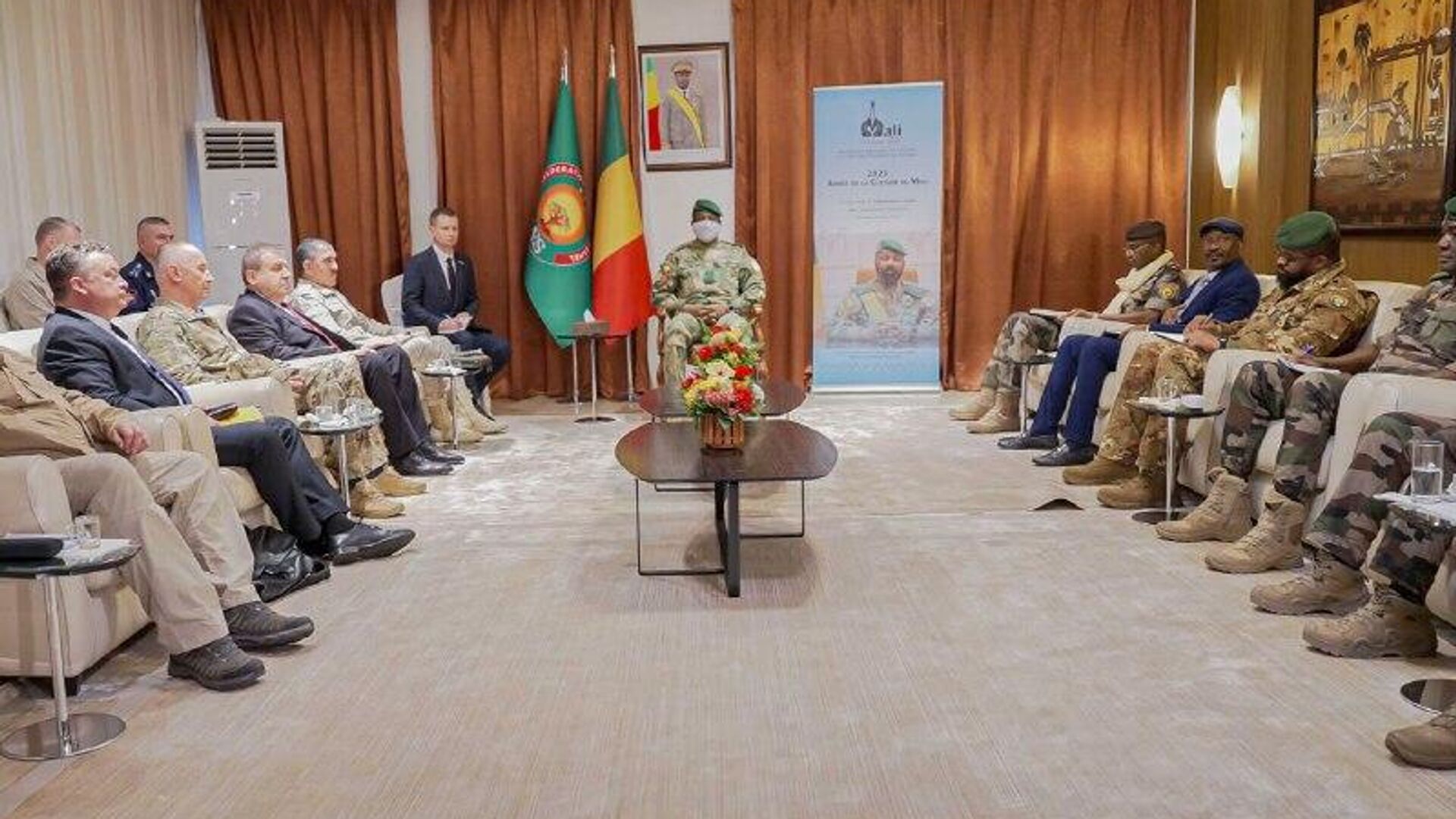 Moscow's Reiterates Commitment to Supporting Bamako's Fight Against Terrorism: Malian Presidency Moscow's Reiterates Commitment to Supporting Bamako's Fight Against Terrorism: Malian Presidency - Sputnik Africa, 1920, 12.11.2025