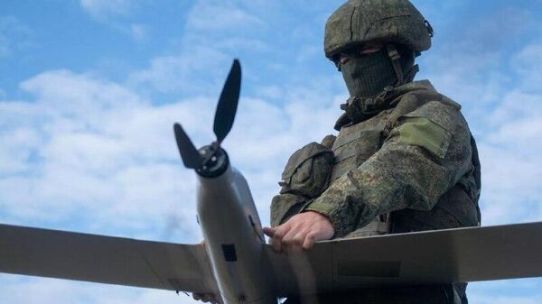 Troupes des systèmes sans pilote: le drone a une place majeure dans la guerre moderne, selon un journaliste français - Sputnik Afrique