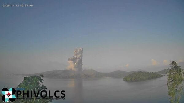 #viral | Eruption of Taal Volcano on Luzon Island, Philippines - Sputnik Africa