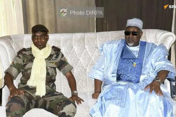 Bamako reçoit le chef de la Défense nigériane - Sputnik Afrique