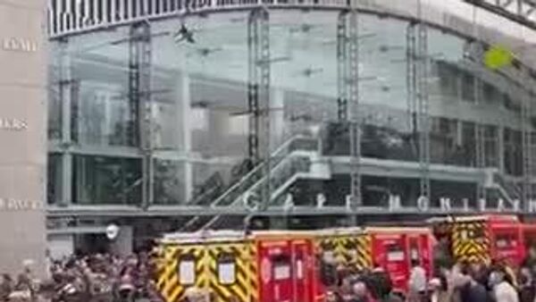 Un homme exhibe un couteau dans une gare parisienne Un homme exhibe un couteau dans une gare parisienne - Sputnik Afrique