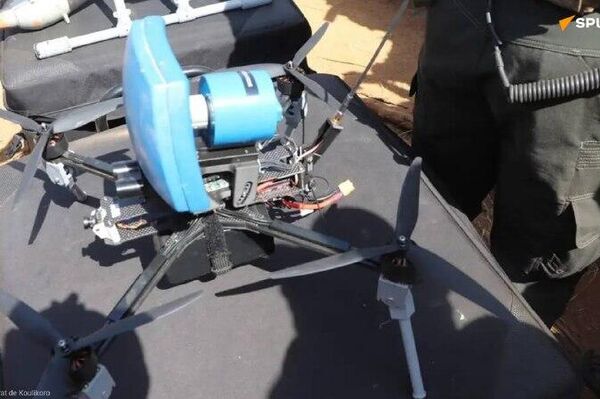 Démonstration de drones kamikaze, de surveillance et d'attaque à BAMEX2025 au Mali - Sputnik Afrique