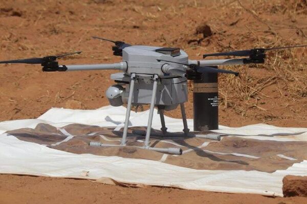 Démonstration de drones kamikaze, de surveillance et d'attaque à BAMEX2025 au Mali - Sputnik Afrique