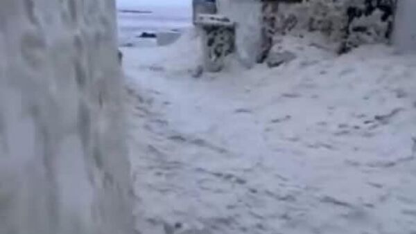 Foam Frenzy Hits Irish Village: Mother Nature’s Bubble Bath Surprise - Sputnik Africa