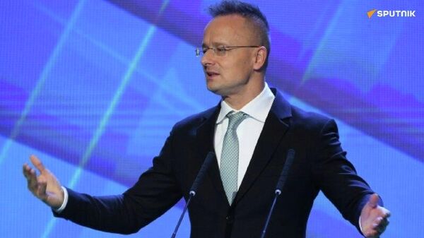 L'UE s'efforce d'importer la guerre en invitant l'Ukraine en son sein - Szijjártó - Sputnik Afrique