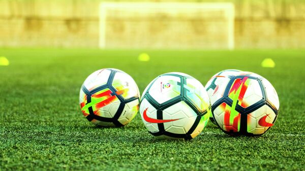 Ballons de foot, image d'illustration - Sputnik Afrique