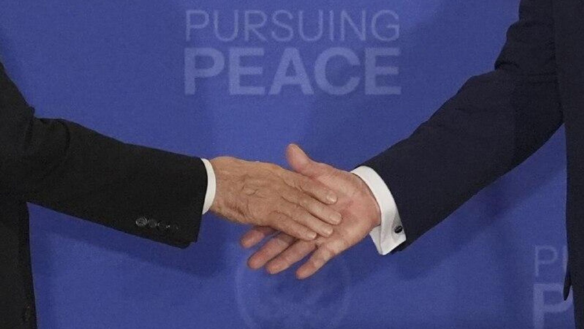 Putin–Trump meeting temporarily postponed but contacts ongoing Putin–Trump meeting temporarily postponed but contacts ongoing - Sputnik Africa, 1920, 16.11.2025