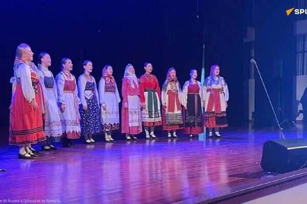 Le public de Djibouti découvre l'art du Chœur populaire de Moscou Le public de Djibouti découvre l'art du Chœur populaire de Moscou - Sputnik Afrique