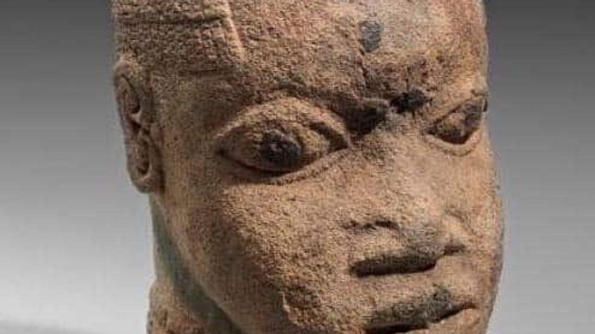 Nigeria Receives Two Repatriated Benin Bronzes From US Museum Nigeria Receives Two Repatriated Benin Bronzes From US Museum - Sputnik Africa, 1920, 18.11.2025