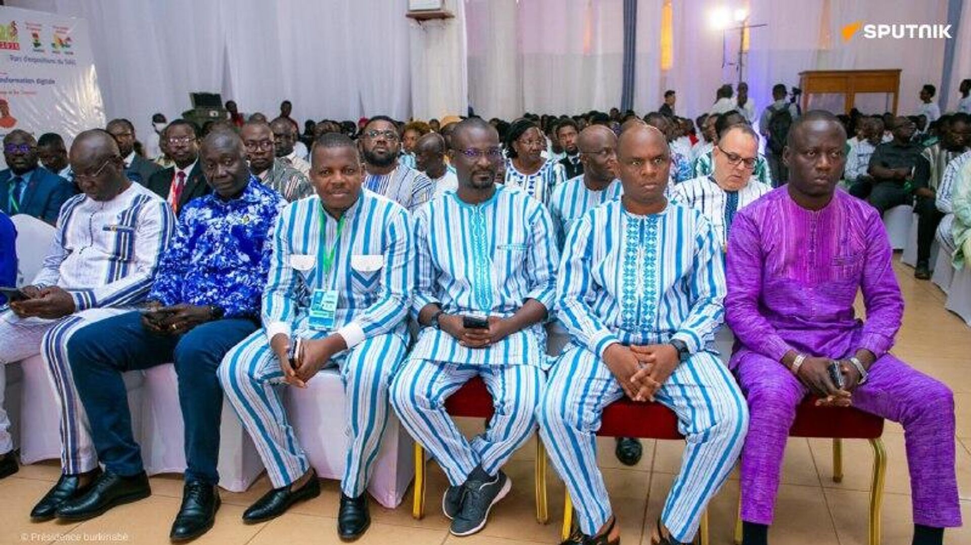 Ibrahim Traoré ouvre la Semaine du numérique à Ouagadougou, le rendez-vous technologique incontournable Ibrahim Traoré ouvre la Semaine du numérique à Ouagadougou, le rendez-vous technologique incontournable - Sputnik Afrique, 1920, 18.11.2025