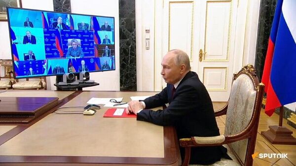 La Russie a le texte du plan Trump sur l'Ukraine; il peut servir de base pour une solution de paix, selon Poutine - Sputnik Afrique