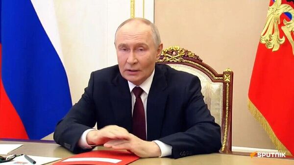 Washington ne discute pas du plan de paix directement avec la Russie car Kiev s'y oppose, selon Poutine - Sputnik Afrique