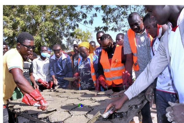 Allons aux travaux: nouveau concept dans le cadre de l’Initiative Faso Mêbo Allons aux travaux: nouveau concept dans le cadre de l’Initiative Faso Mêbo - Sputnik Afrique