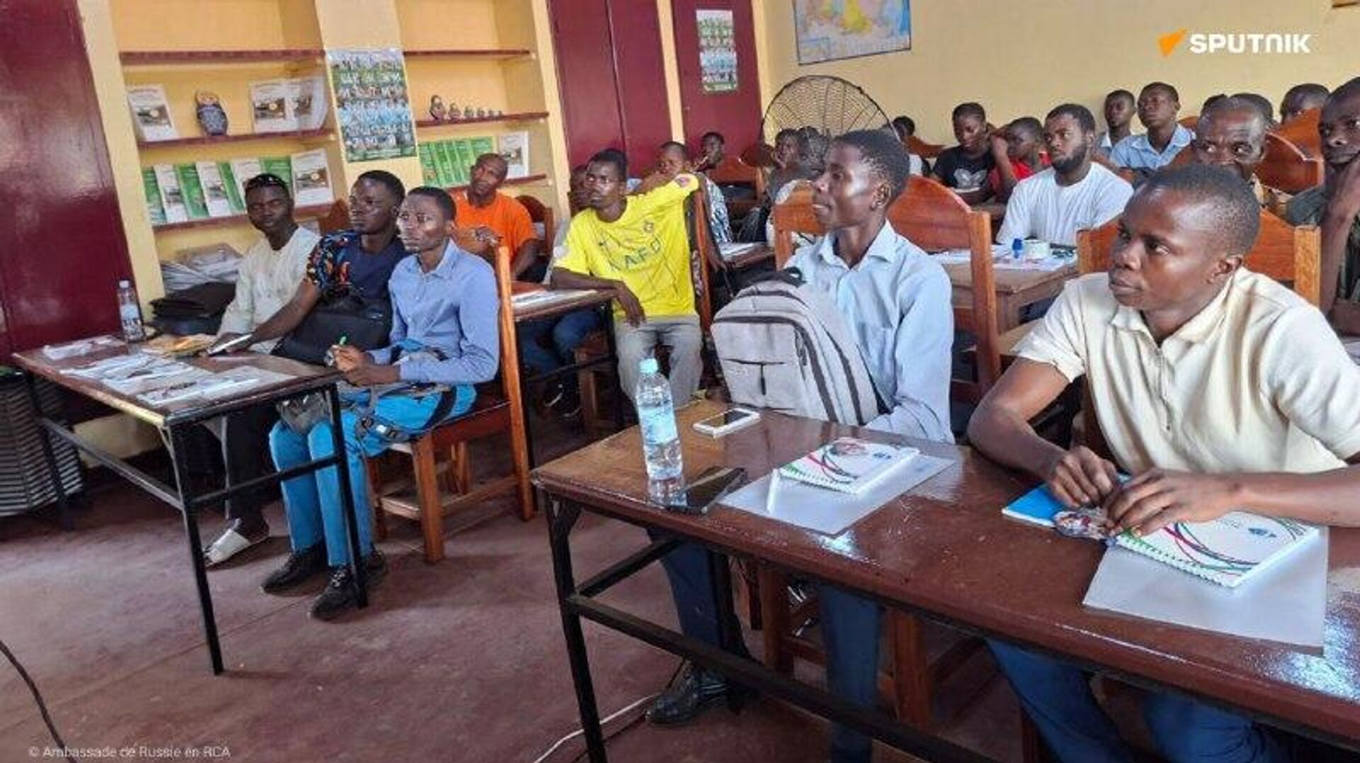 Un Centre d’études de la langue russe ouvre ses portes en Centrafrique Un Centre d’études de la langue russe ouvre ses portes en Centrafrique - Sputnik Afrique, 1920, 24.11.2025