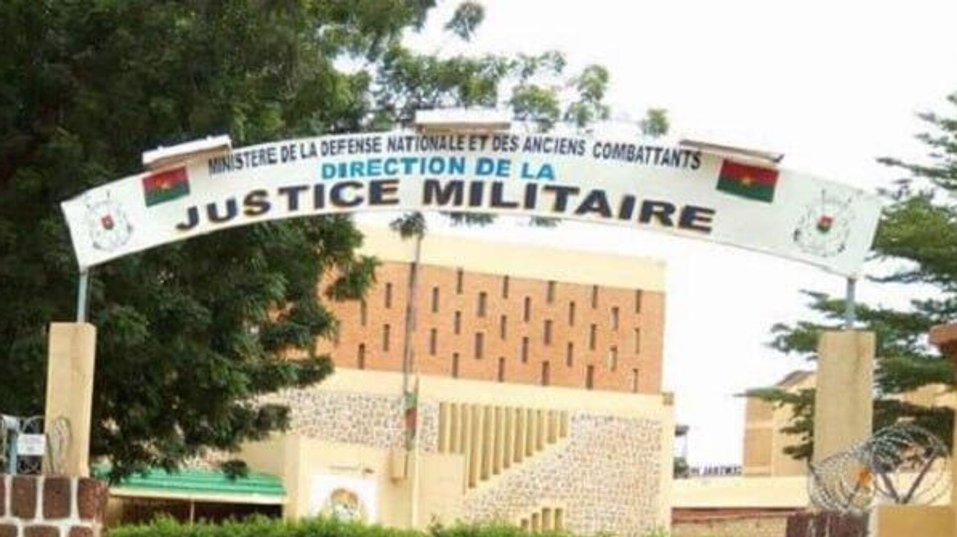 Lourdes peines pour des VDP burkinabè après un procès à Dédougou Lourdes peines pour des VDP burkinabè après un procès à Dédougou - Sputnik Afrique, 1920, 24.11.2025