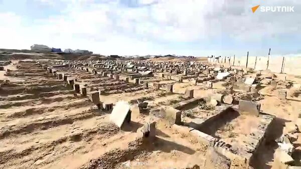 Les défunts ne trouvent plus de tombes: le témoignage glaçant du fossoyeur de Khan Younes à Gaza - Sputnik Afrique