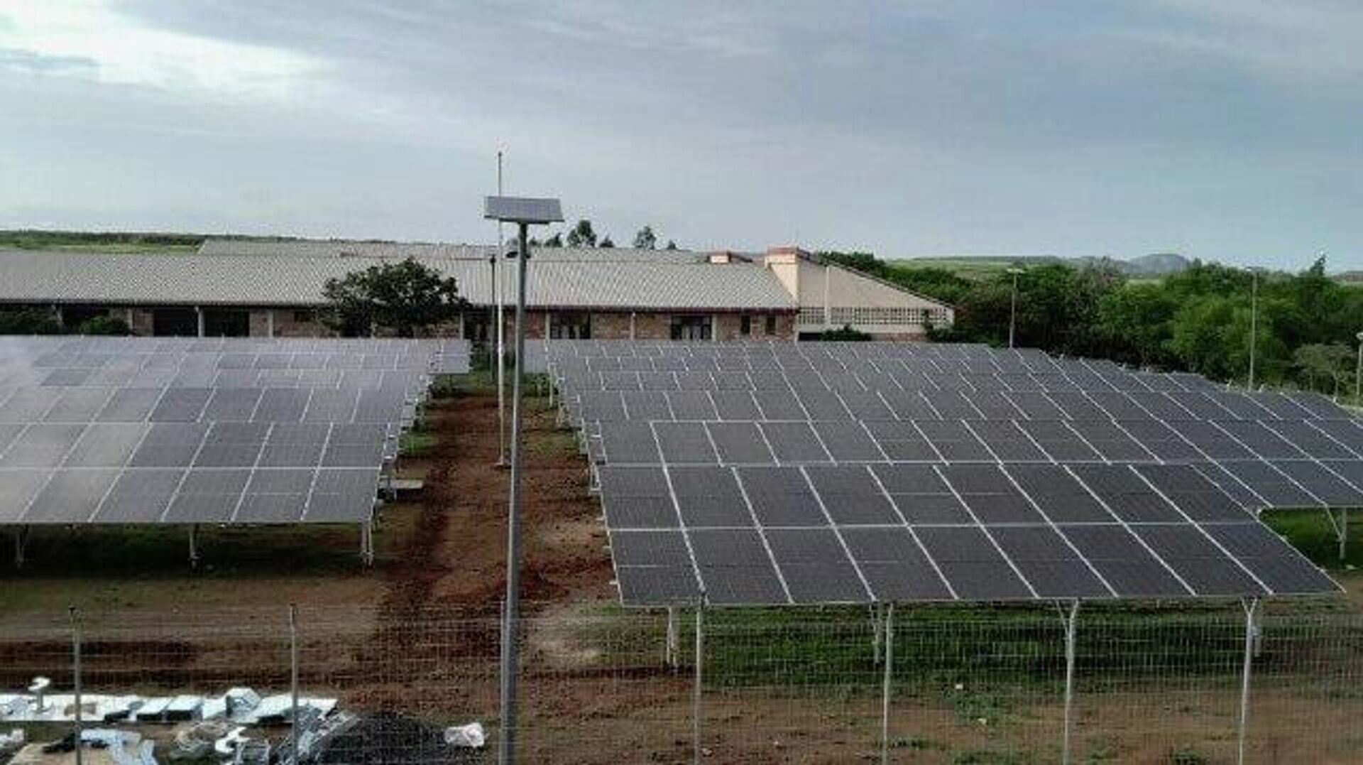 Hybrid Solar System Powers Healthcare in Eritrea Hybrid Solar System Powers Healthcare in Eritrea - Sputnik Africa, 1920, 26.11.2025