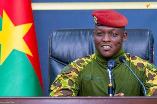 Ibrahim Traoré aux femmes: Qui mieux que vous pour nous aider, nous chefs d'État, pour sortir l'Afrique de cette situation? Ibrahim Traoré aux femmes: Qui mieux que vous pour nous aider, nous chefs d'État, pour sortir l'Afrique de cette situation? - Sputnik Afrique