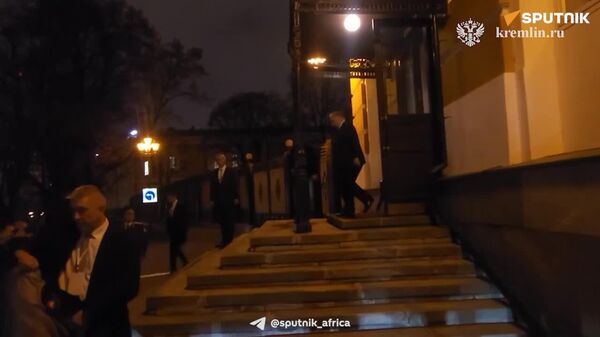 Putin bids farewell to Orban after almost four hours of discussions at the Kremlin - Sputnik Africa