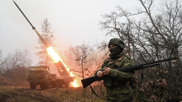 Combat work of the Uragan MLRS crew of the Zapad group of forces - Sputnik Africa