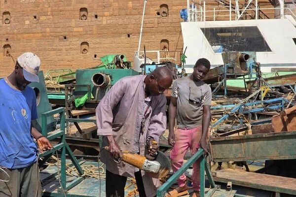 Le Mali lutte contre les dragues qui polluent le fleuve Niger - Sputnik Afrique