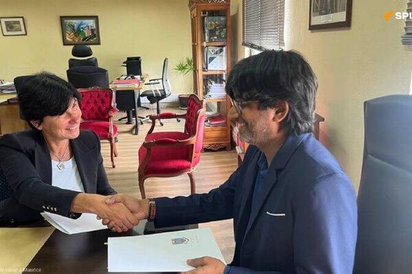 L’université de Maurice signe un accord prometteur avec l'université russe de l'Amitié des peuples L’université de Maurice signe un accord prometteur avec l'université russe de l'Amitié des peuples - Sputnik Afrique