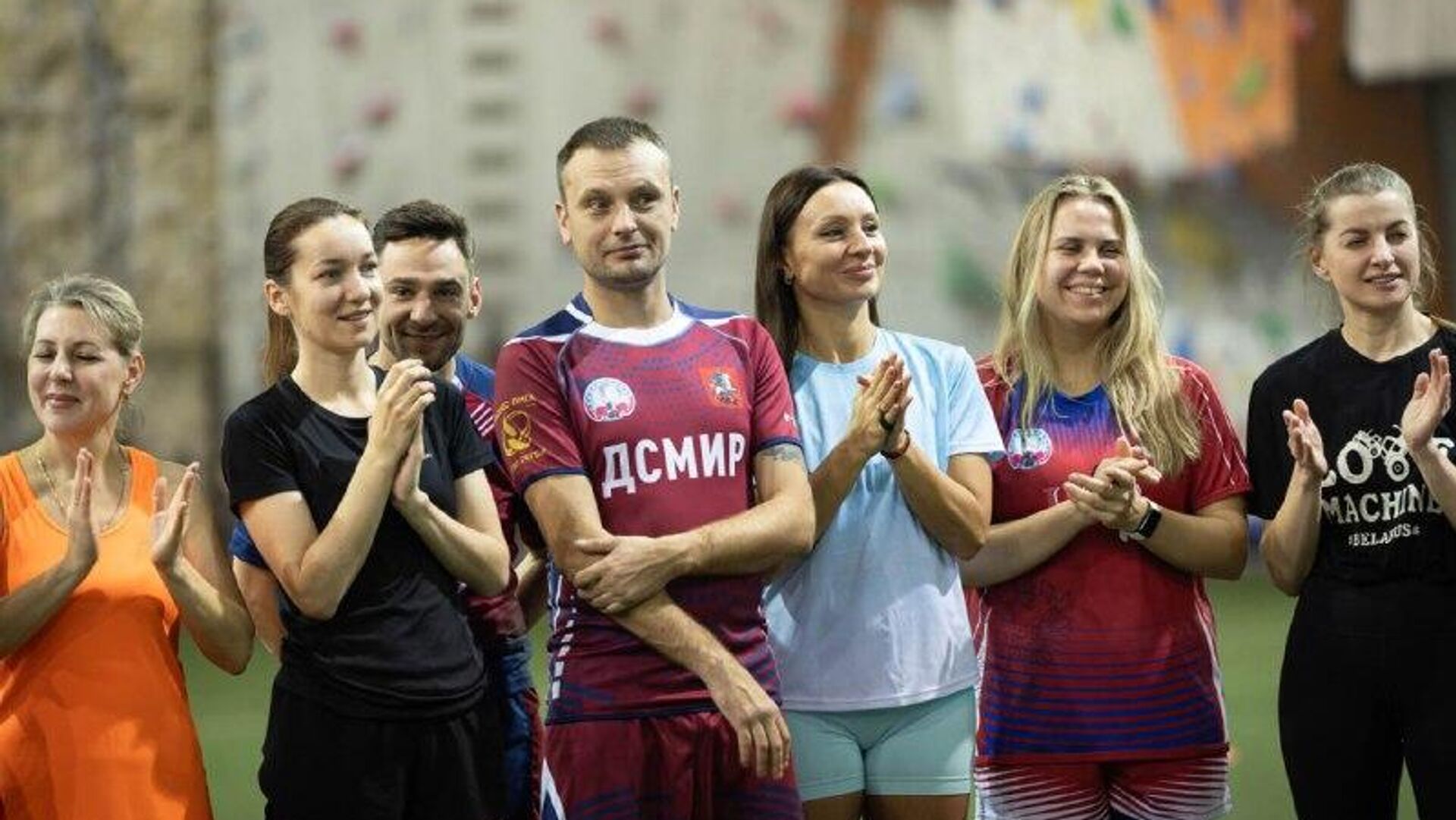 Le Burkina Faso remporte un tournoi international de tag rugby entre attachés militaires Le Burkina Faso remporte un tournoi international de tag rugby entre attachés militaires - Sputnik Afrique, 1920, 29.11.2025