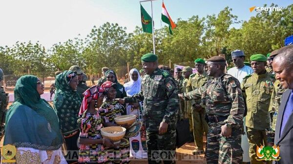 Le Président du Niger rend hommage aux épouses des Forces de défense et de sécurité - Sputnik Afrique