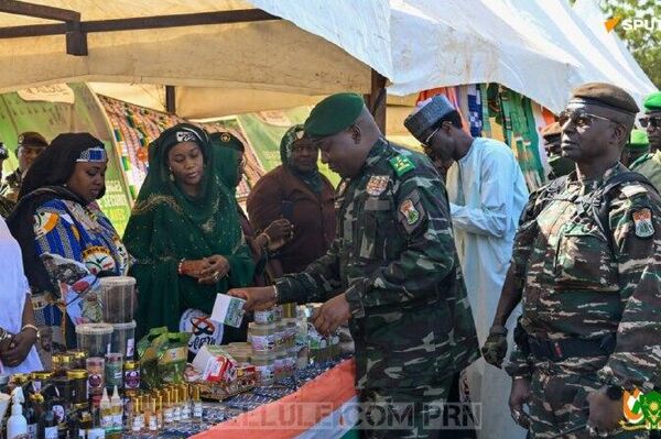 Le Président du Niger rend hommage aux épouses des Forces de défense et de sécurité Le Président du Niger rend hommage aux épouses des Forces de défense et de sécurité - Sputnik Afrique