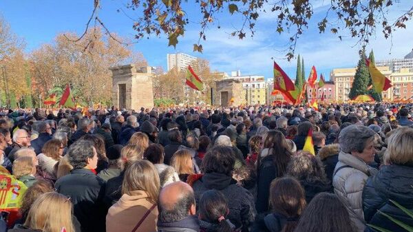 ▶ Des dizaines de milliers d'Espagnols manifestent contre le gouvernement corrompu de Pedro Sánchez - Sputnik Afrique