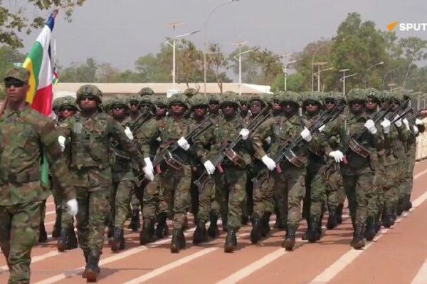 Jour de mémoire et de fierté: la RCA célèbre la naissance de la République Jour de mémoire et de fierté: la RCA célèbre la naissance de la République - Sputnik Afrique