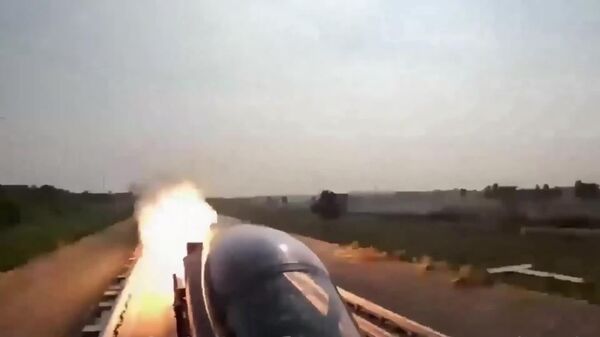 Essai spectaculaire d'un nouveau siège éjectable pour chasseurs en Inde - Sputnik Afrique