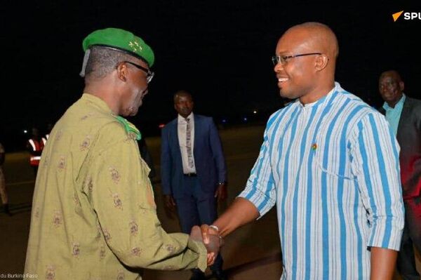 Le Premier ministre burkinabè arrive au Niger pour le Festival de l’Aïr, un grand rendez-vous culturel du Sahara - Sputnik Afrique