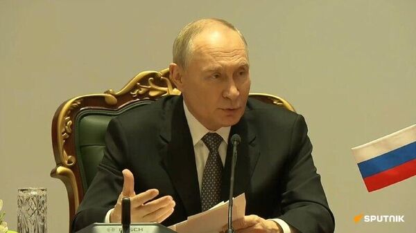 L'utilisation des monnaies nationales dans le commerce contribue à garantir la stabilité des opérations, a déclaré Poutine - Sputnik Afrique