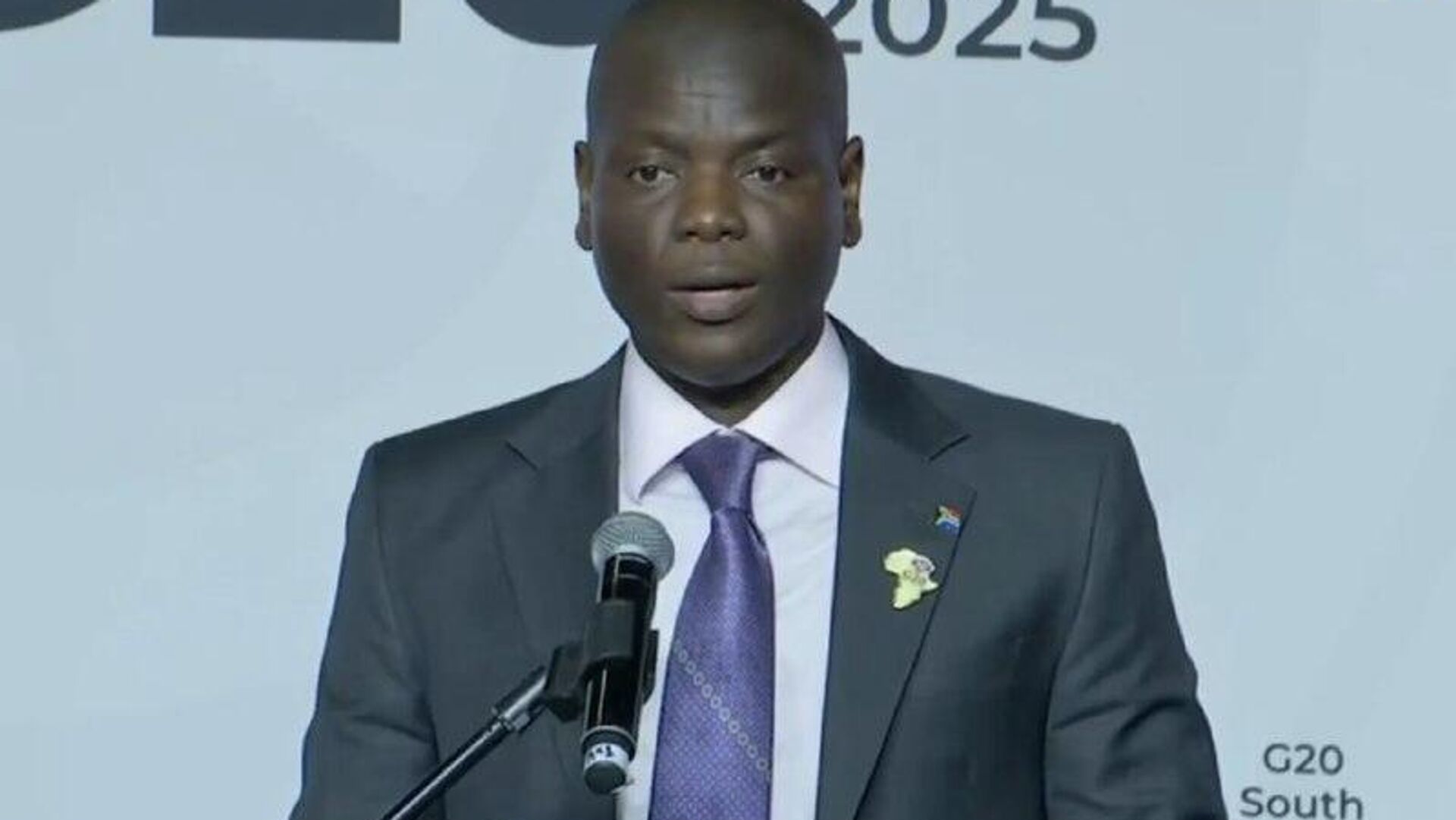 Lasse de doubles standards, le monde est exaspéré par les leçons de démocratie: l'Afrique du Sud recadre les États-Unis Lasse de doubles standards, le monde est exaspéré par les leçons de démocratie: l'Afrique du Sud recadre les États-Unis - Sputnik Afrique, 1920, 05.12.2025